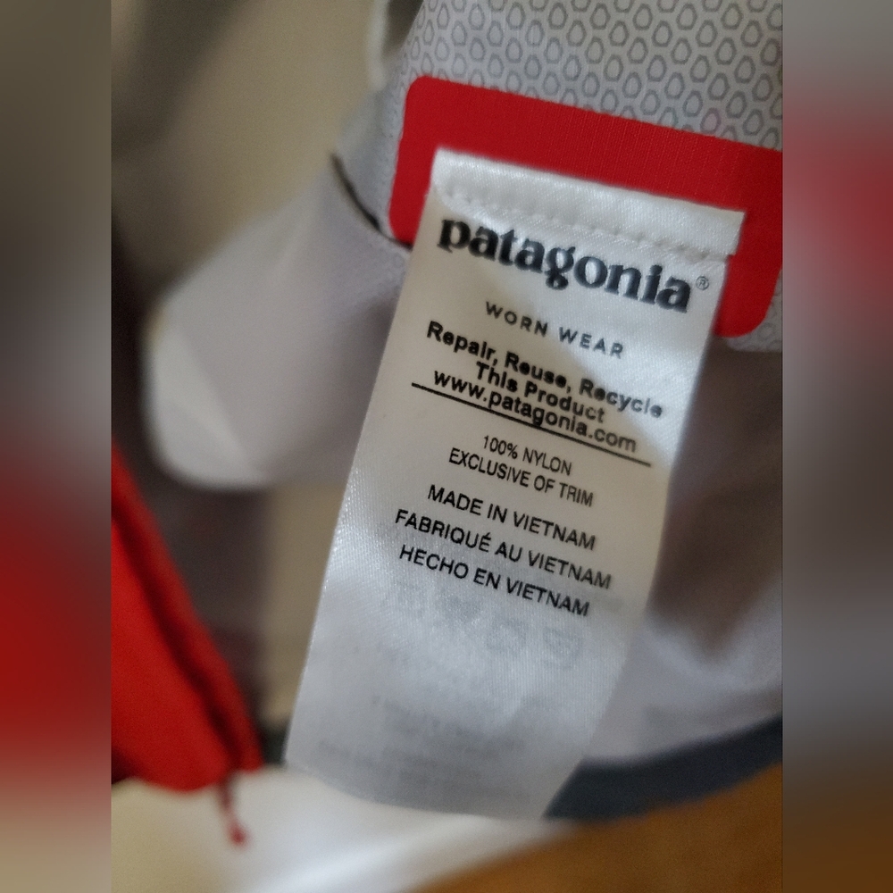 Patagonia Womens Torrentshell Raincoat - Picture 8 of 12